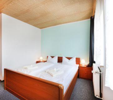 Hotel "Zum Einsiedler" Deutschneudorf Екстер'єр фото