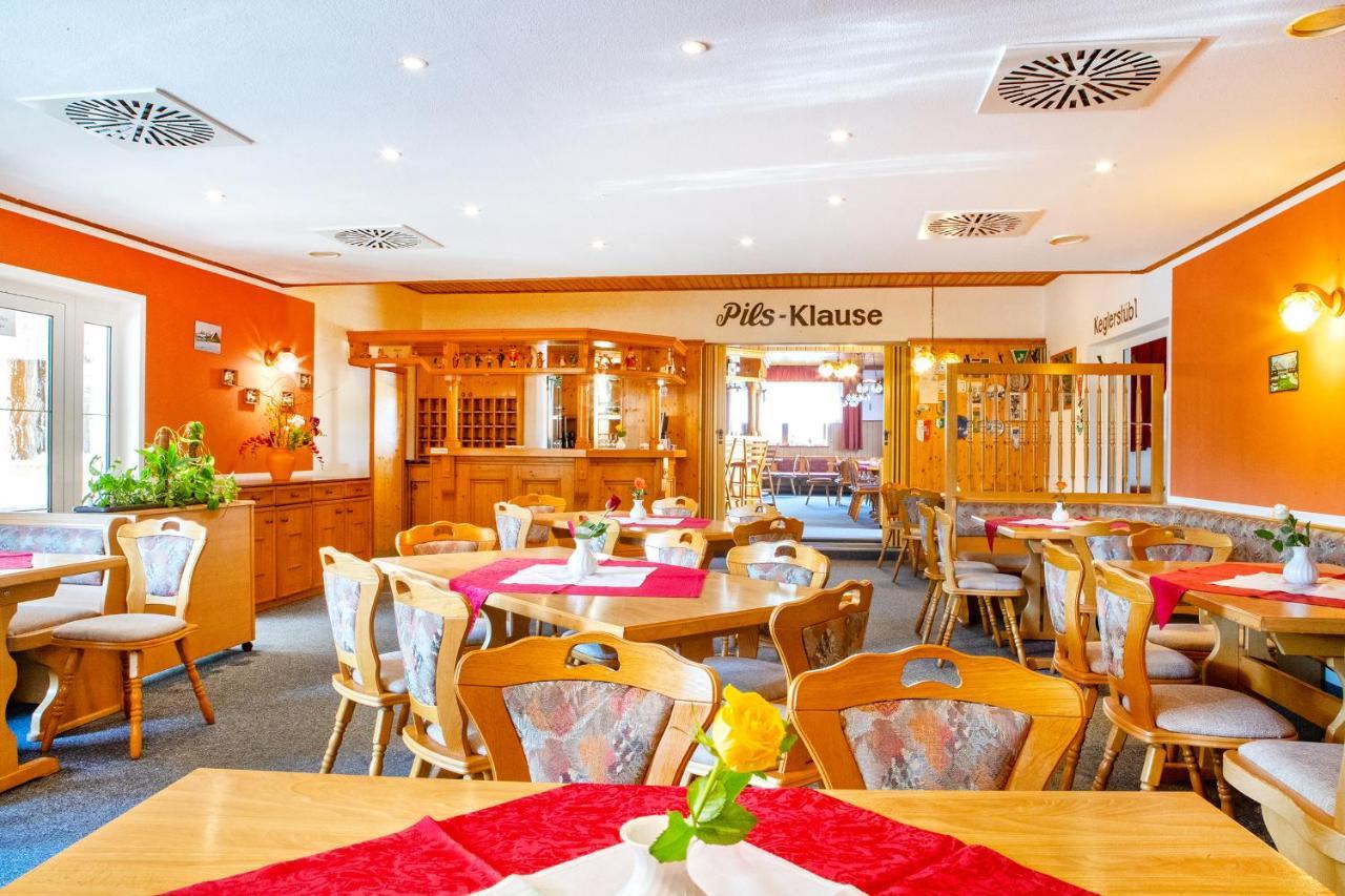 Hotel "Zum Einsiedler" Deutschneudorf Екстер'єр фото